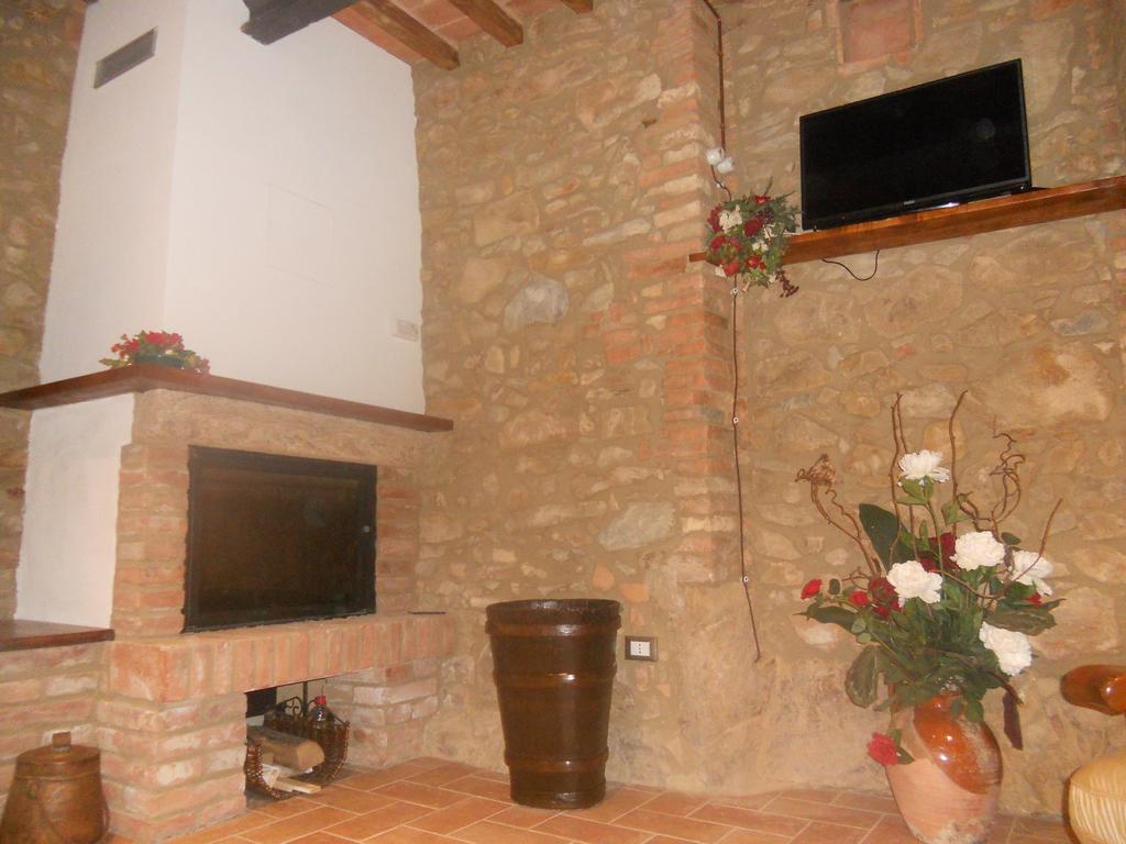 Apartment Casa Antica Chianni Pokoj fotografie