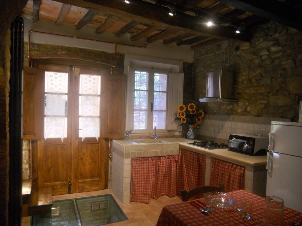 Apartment Casa Antica Chianni Pokoj fotografie