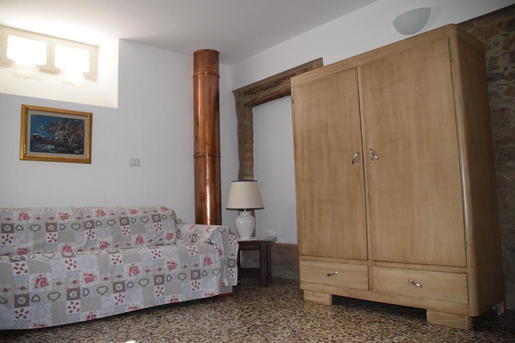 Apartment Casa Antica Chianni Exteriér fotografie
